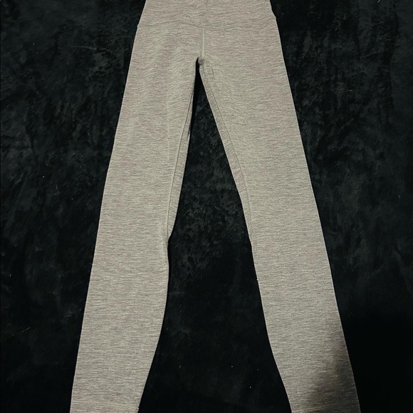 Lululemon clothes - Picture 4 of 9